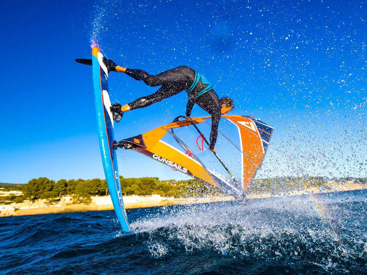 obrazek yeah freestyle plahta 2021 windsurfing karlin